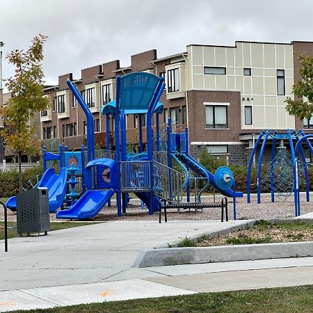 Modern Townhouse, Vaughan, Ontario, Canada מראה חיצוני תמונה