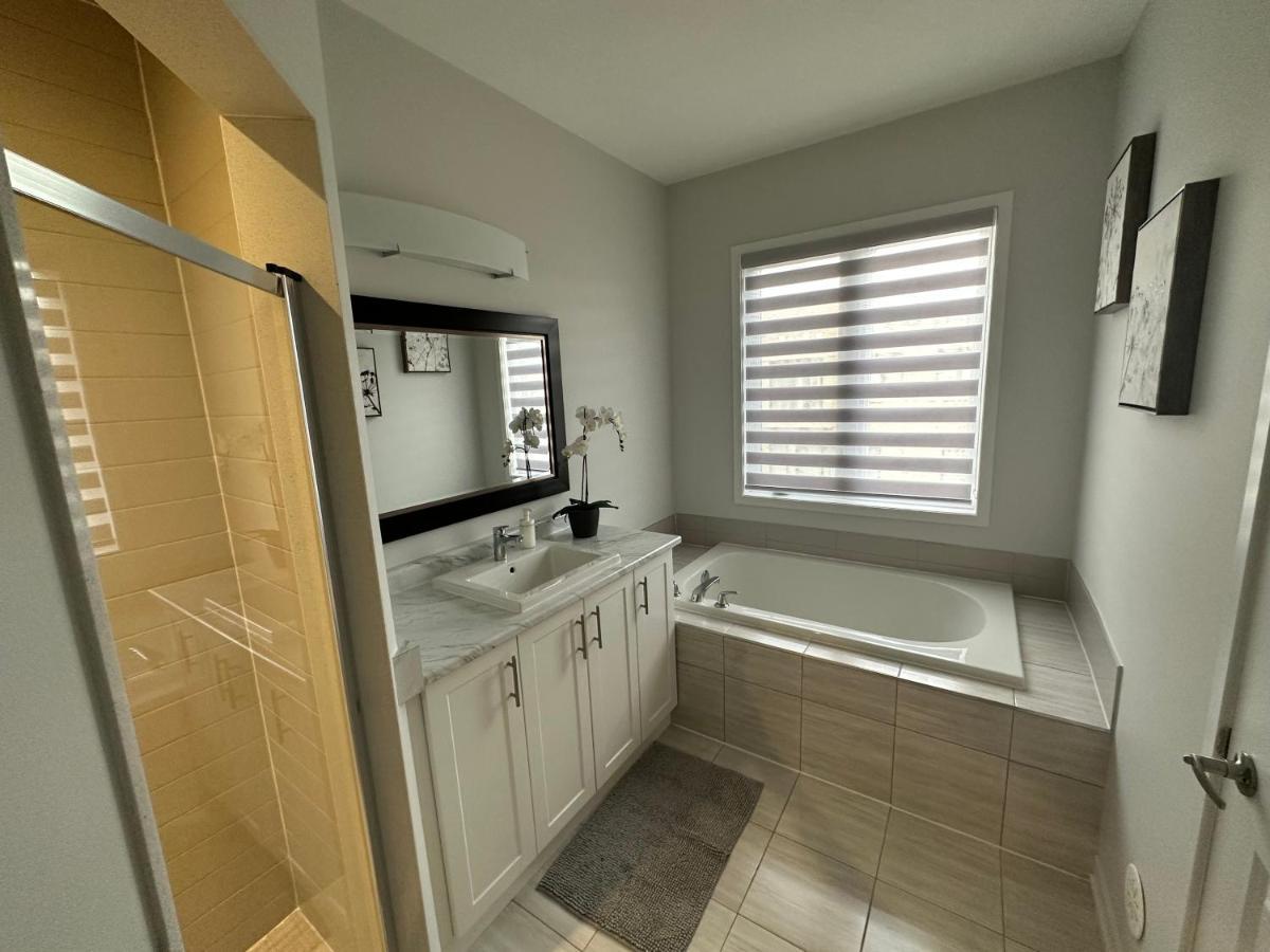 Modern Townhouse, Vaughan, Ontario, Canada מראה חיצוני תמונה