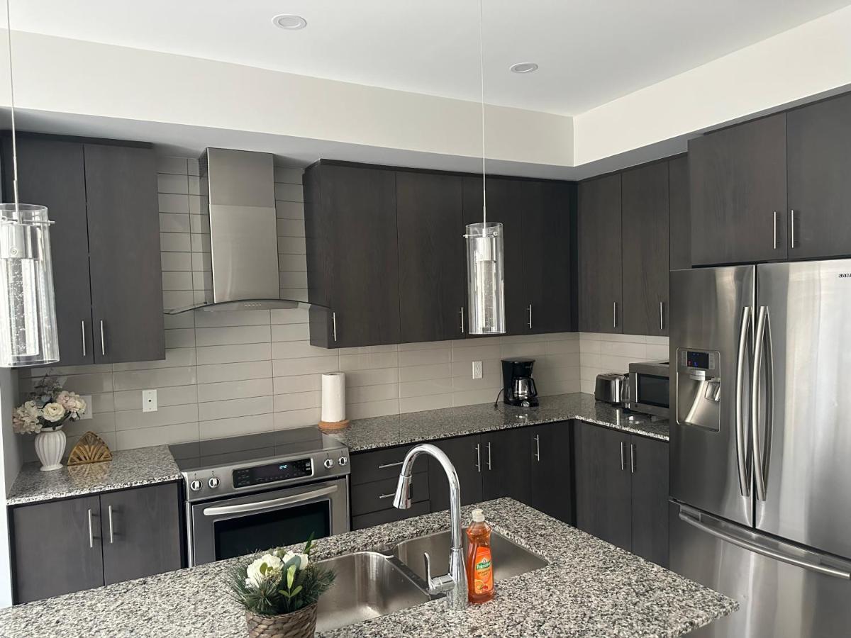 Modern Townhouse, Vaughan, Ontario, Canada מראה חיצוני תמונה
