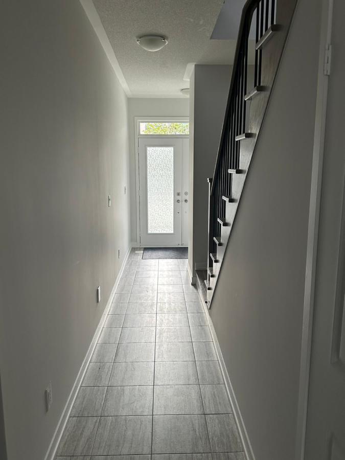 Modern Townhouse, Vaughan, Ontario, Canada מראה חיצוני תמונה