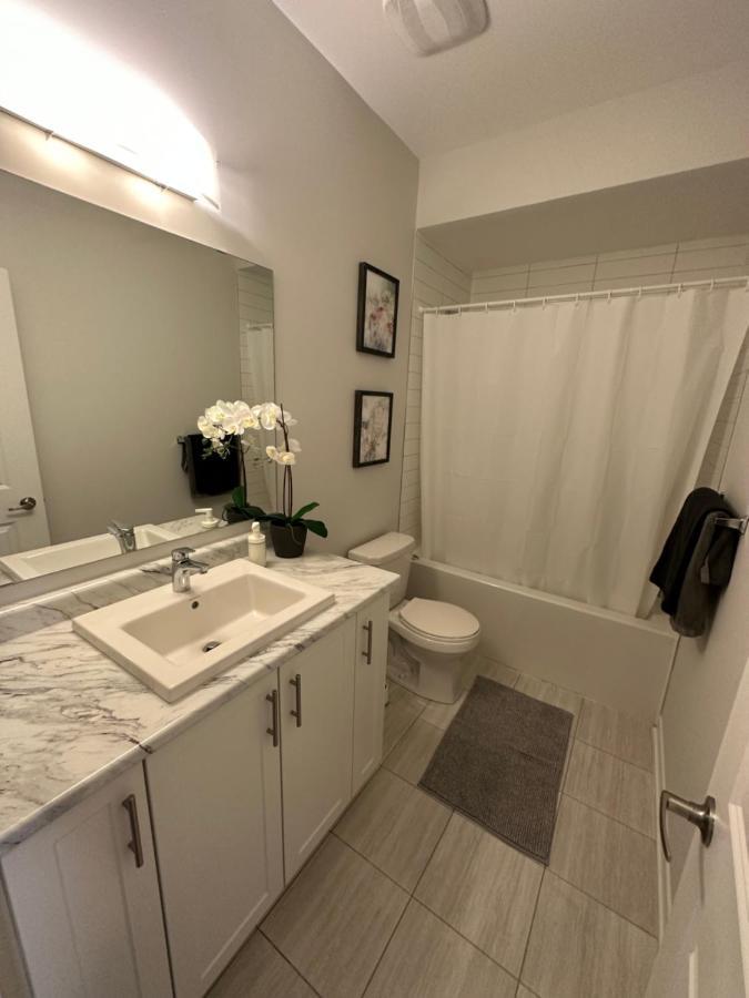 Modern Townhouse, Vaughan, Ontario, Canada מראה חיצוני תמונה