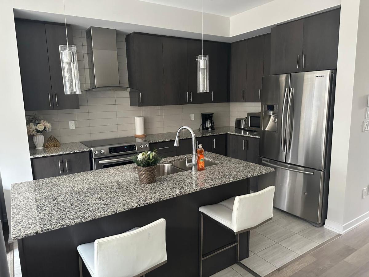 Modern Townhouse, Vaughan, Ontario, Canada מראה חיצוני תמונה